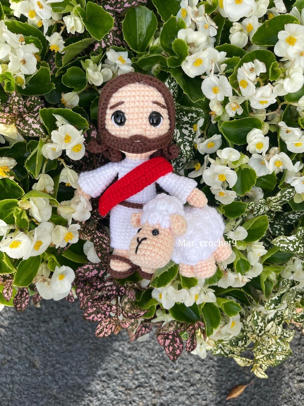 Jesús de crochet con ovejita